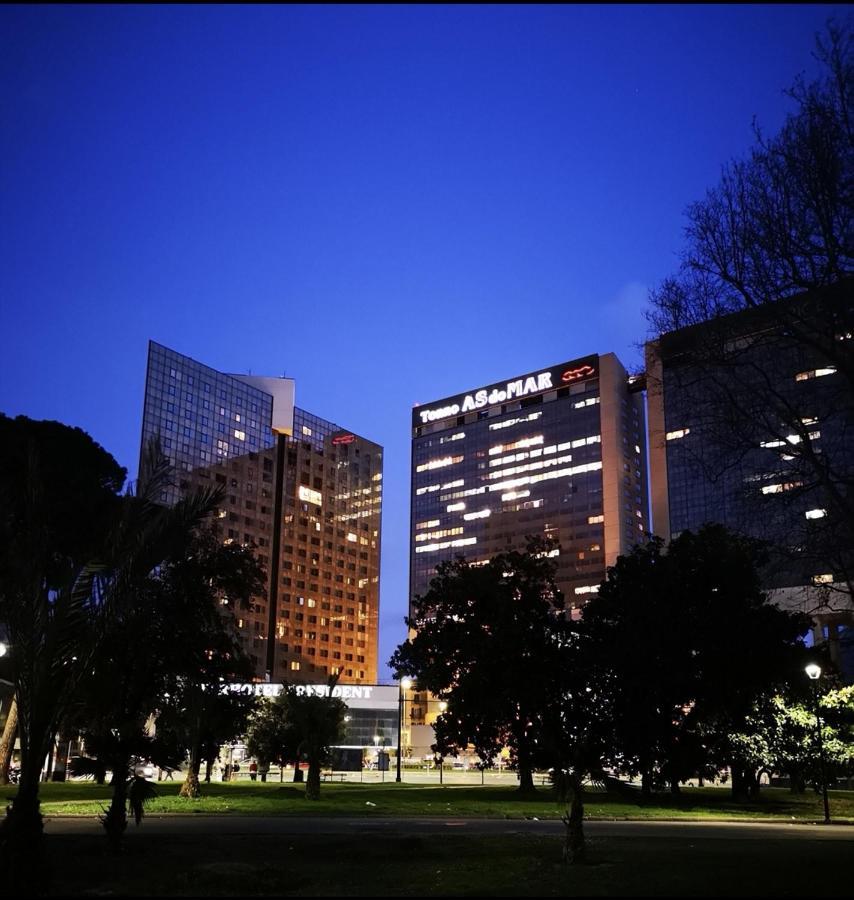 Suite Lambruschini Central With Top City View - Free Covered Parking Генуя Екстер'єр фото