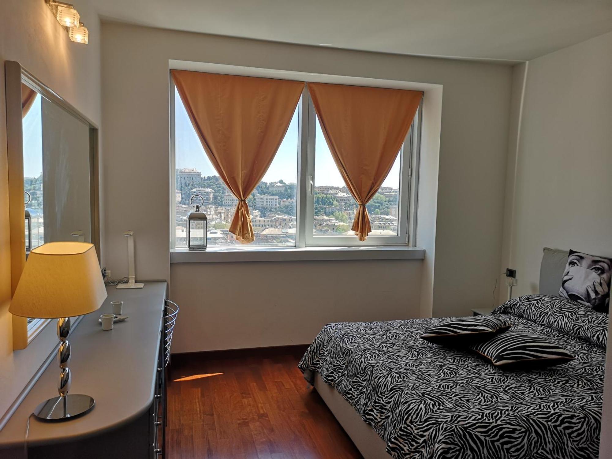 Suite Lambruschini Central With Top City View - Free Covered Parking Генуя Екстер'єр фото